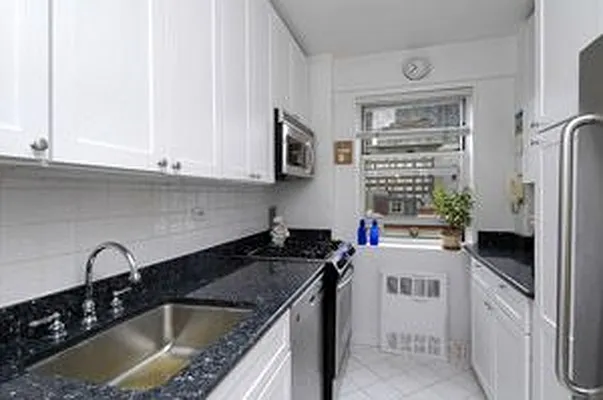 Rented by Manhattan Flats | media 30