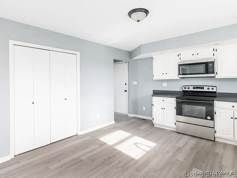 8109 Old State Road 60 — Photo 10