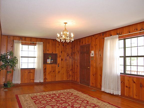 4th image of 309 Park Ave