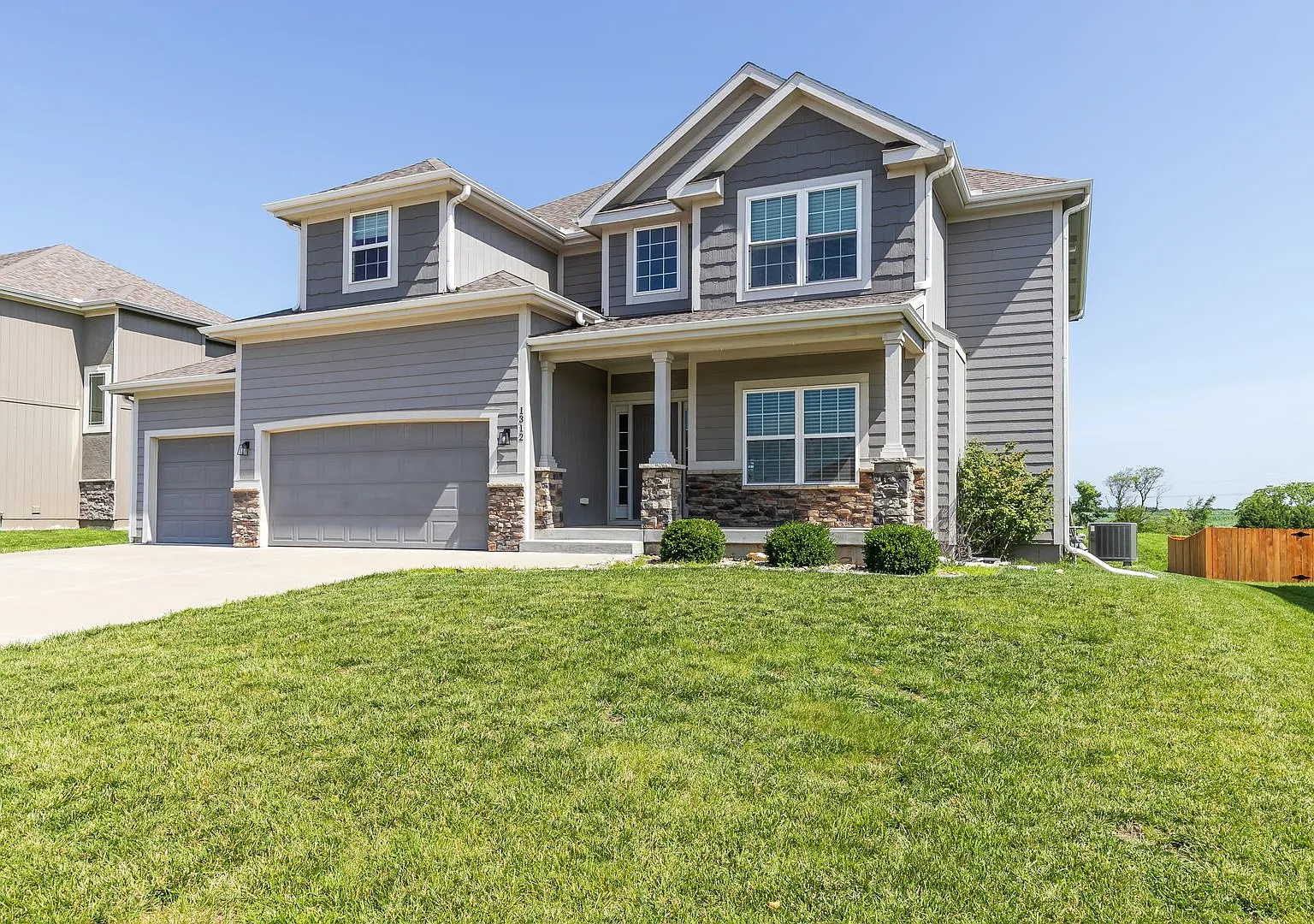 Kansas City North 4 Bed 3.5 Bath Home — Photo 1