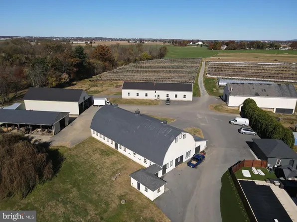 690 Kraybill Church Rd, Mount Joy, PA 17552