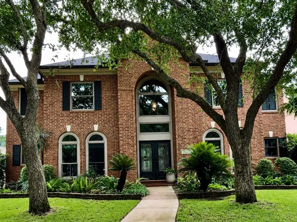 4502 Village Corner Dr, Houston, TX 77059