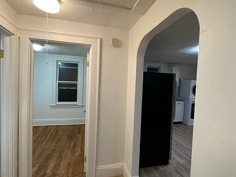 28 Beverly Hts #2 — Photo 11