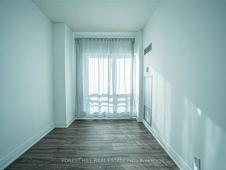 18 Lee Centre Dr #Penthouse 109 — Photo 13