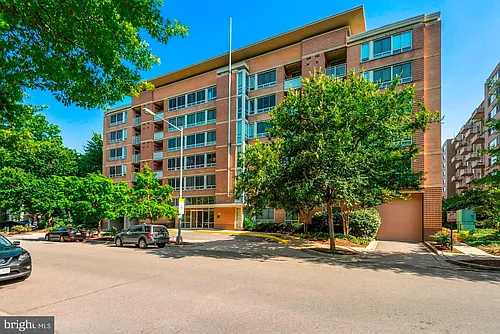 350 G St SW Photo 1