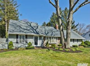 9 Woodhollow Rd, Great River, NY 11739