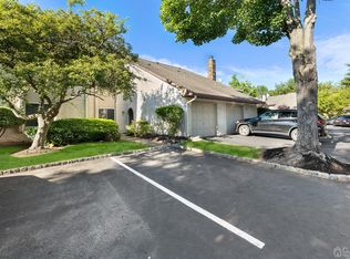 35 Thoreau Dr, Plainsboro, NJ 08536