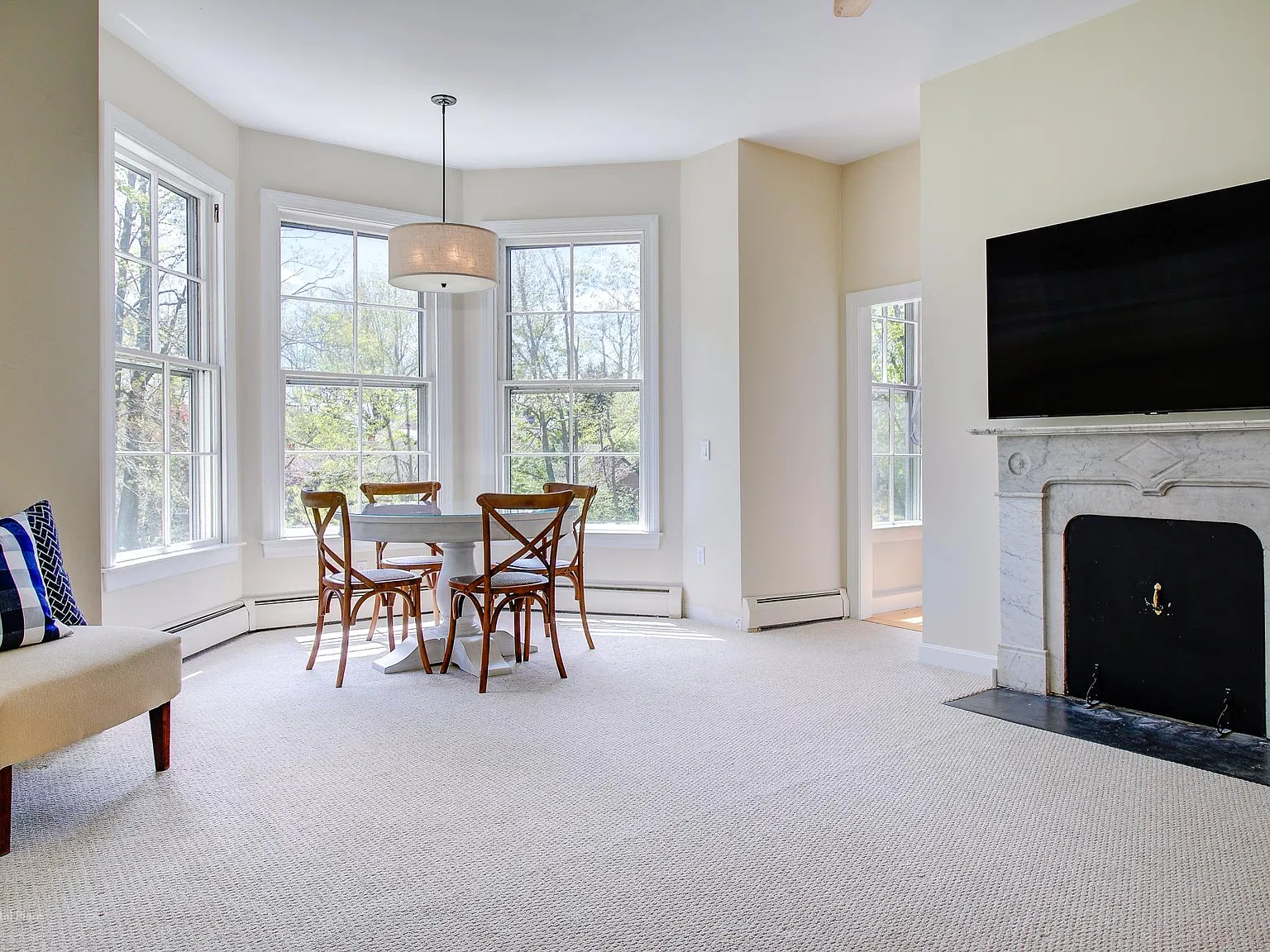 2 bed, 993 sqft, $3,450 — Photo 4
