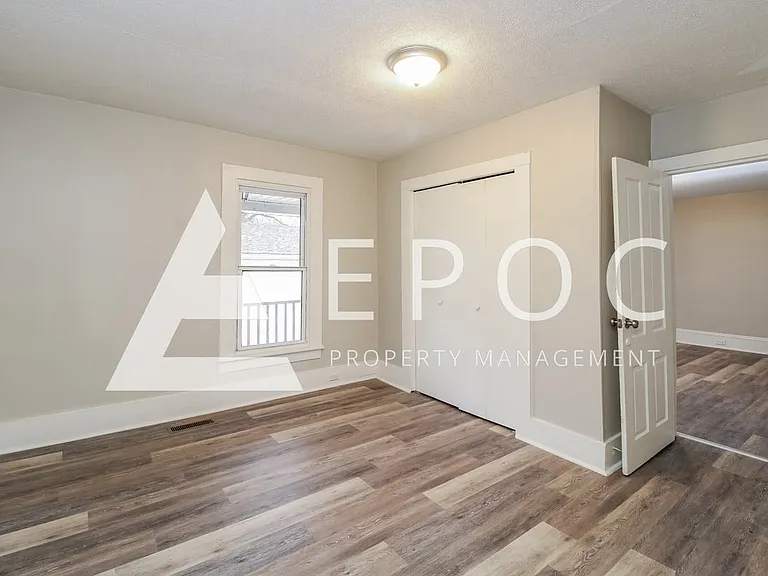 836 E Devonshire St — Photo 9