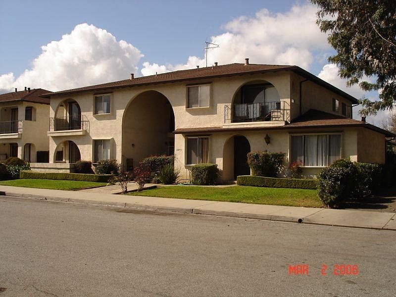 1st image of 1094 Delna Manor Ln APT 3