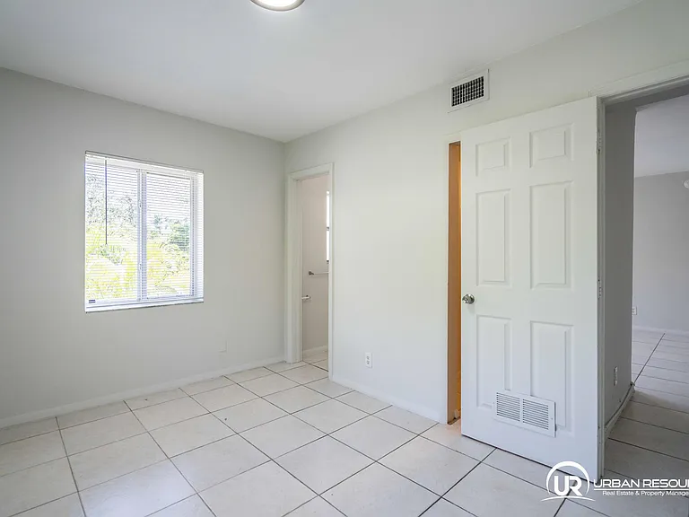 666 NE 80th St #6 — Photo 17