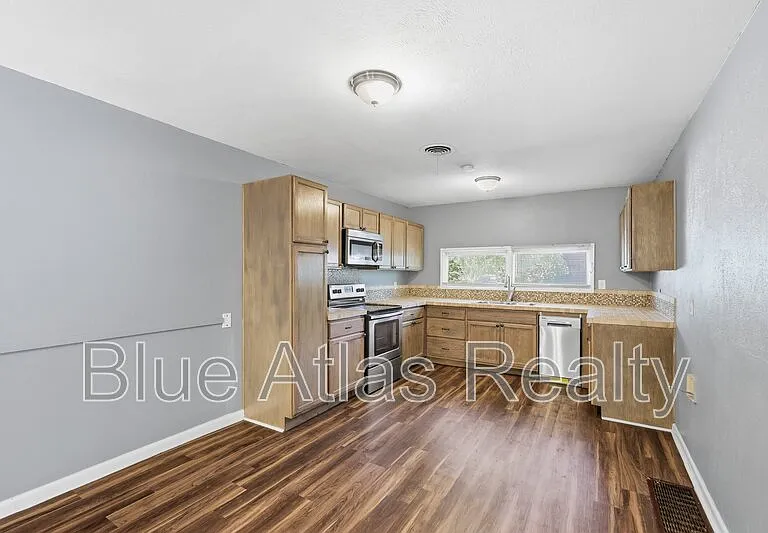6901 Greenlee St — Photo 7