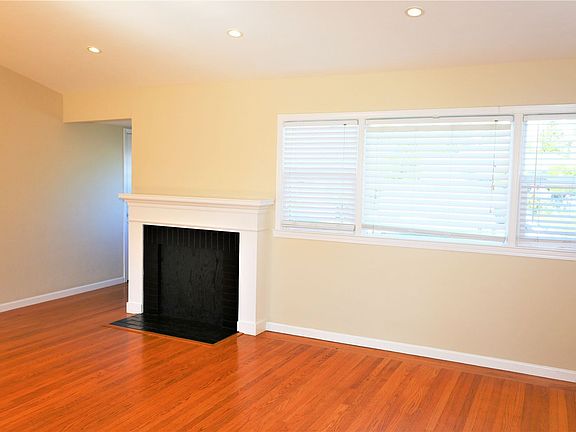 5th image of 46 McLellan Ave