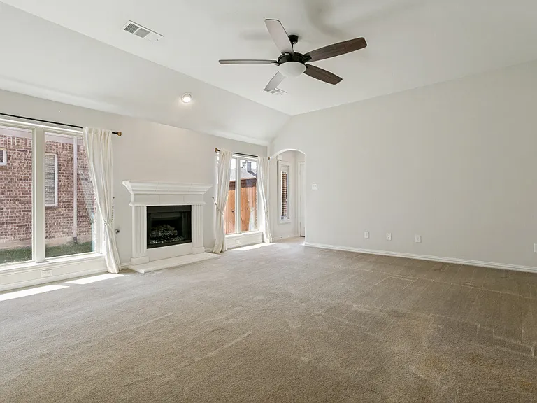 531 Catherine Ln — Photo 14