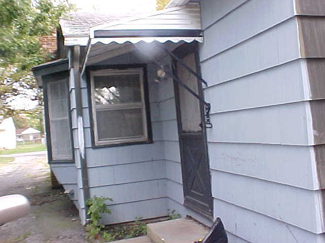 2nd image of 690 S Glenwood Ave