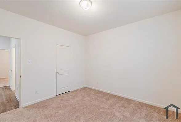 761 Richmond Dr — Photo 4