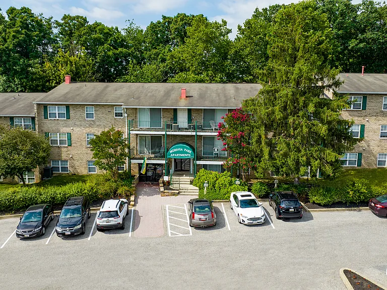 Moravia Park Apartments — Photo 6