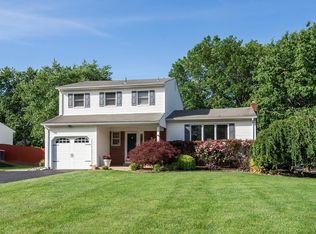 6 Tigers Ct, Hamilton, NJ 08619