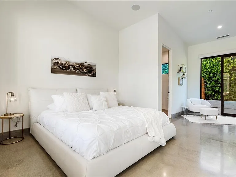 524 E Miraleste Ct — Photo 51