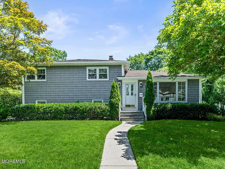 26 Hilltop Rd — Photo 1