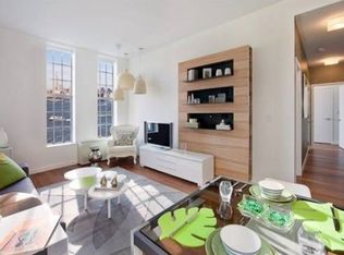 186 Kent St, Brooklyn, NY 11222