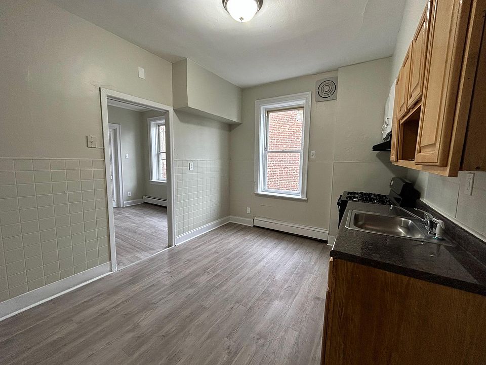 2nd image of 118 Old Bergen Rd #2C