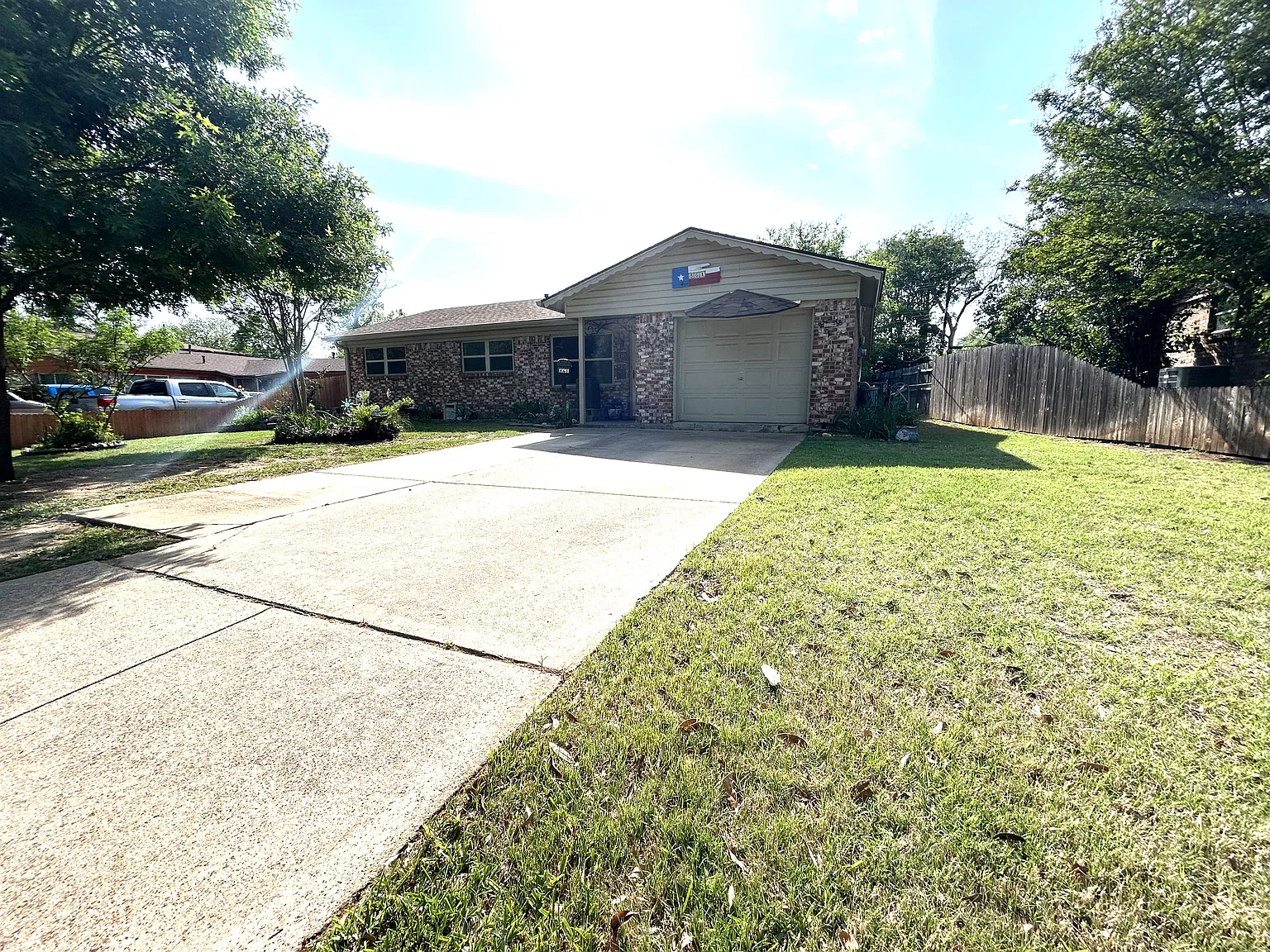3 bed, 1.5 bath, 1190 sqft, $2,250 — Photo 1