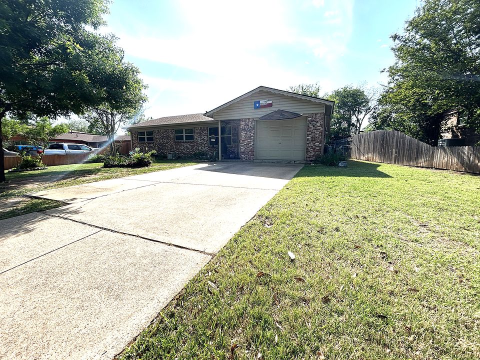 1st image of 861 Russell Ln