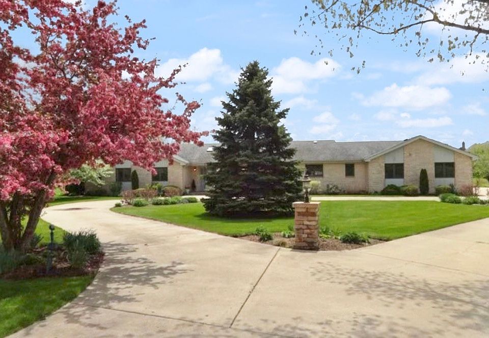 1st image of 1481 Meadowlark Dr