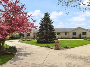 1481 Meadowlark Dr, Long Grove, IL