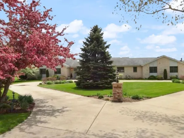 1481 Meadowlark Dr, Long Grove, IL 60047