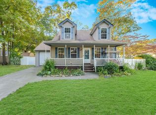 28 Windus Dr, Shirley, NY 11967