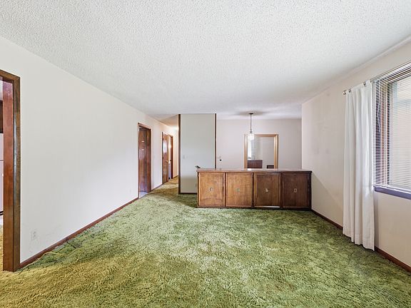 4th image of 2031 Harbor Dr