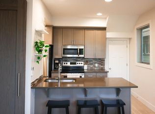 7910 SW Capitol Hill Rd #13, Portland, OR 97219