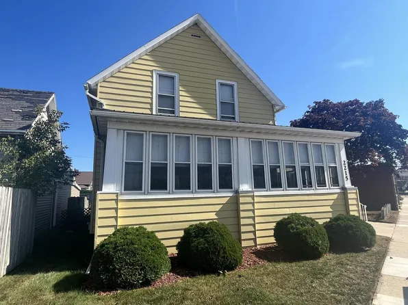 2215 Forest AVENUE, Two Rivers, WI 54241