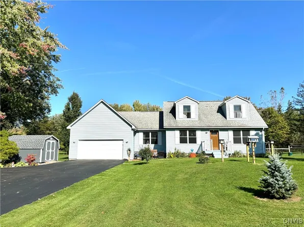 6422 Canoga Rd, Auburn, NY 13021