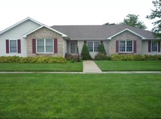 534 Eagle Ridge Dr, Chatham, IL 62629