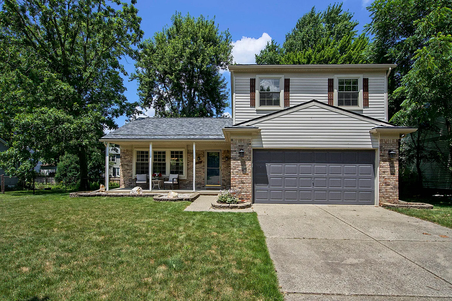 7981 Faircrest Dr photo 1