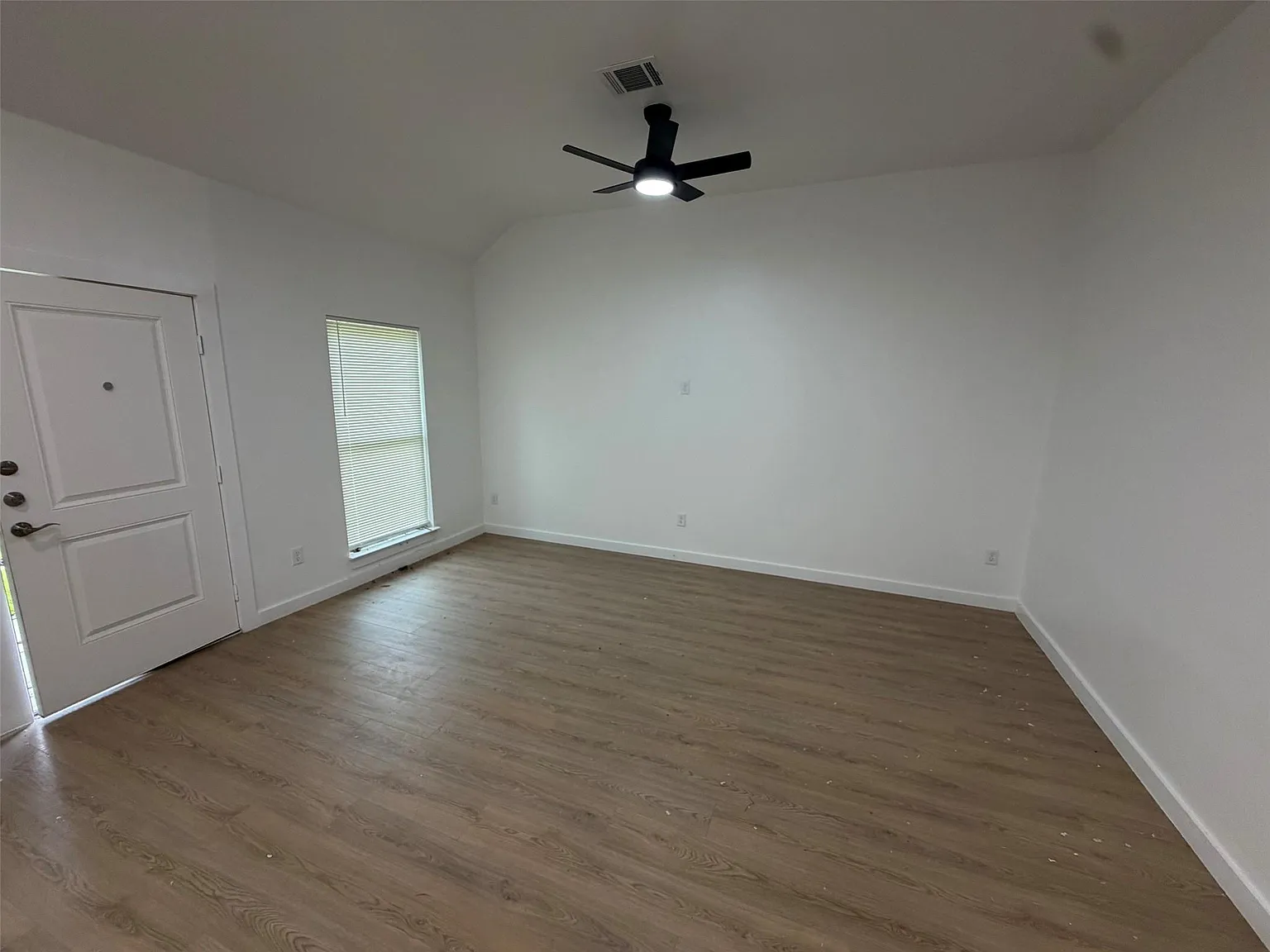 2 bed, 2.0 bath, $1,300 — Photo 4