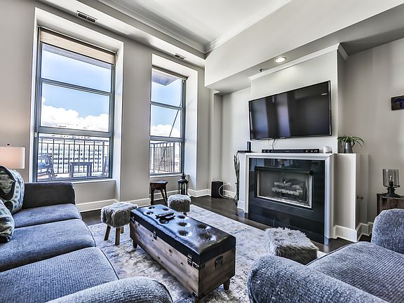 4th image of 165 N Canal St APT 1404