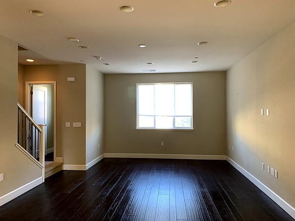 3rd image of 617 Autumn Meadow Dr