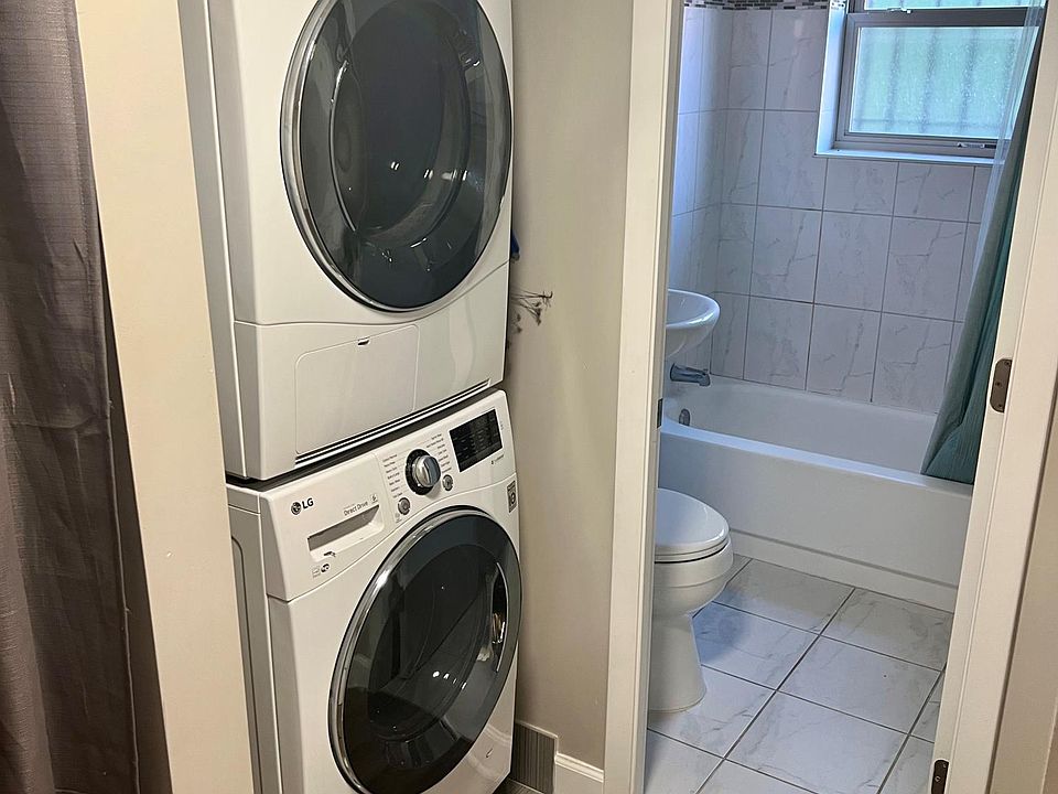 2nd image of 2906 Pomeroy Rd SE APT 102