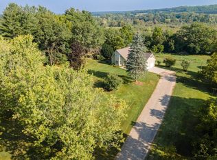 W4020 Jennings Rd, Rio, WI 53960