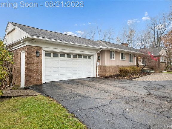 2nd image of 30609 Inkster Rd