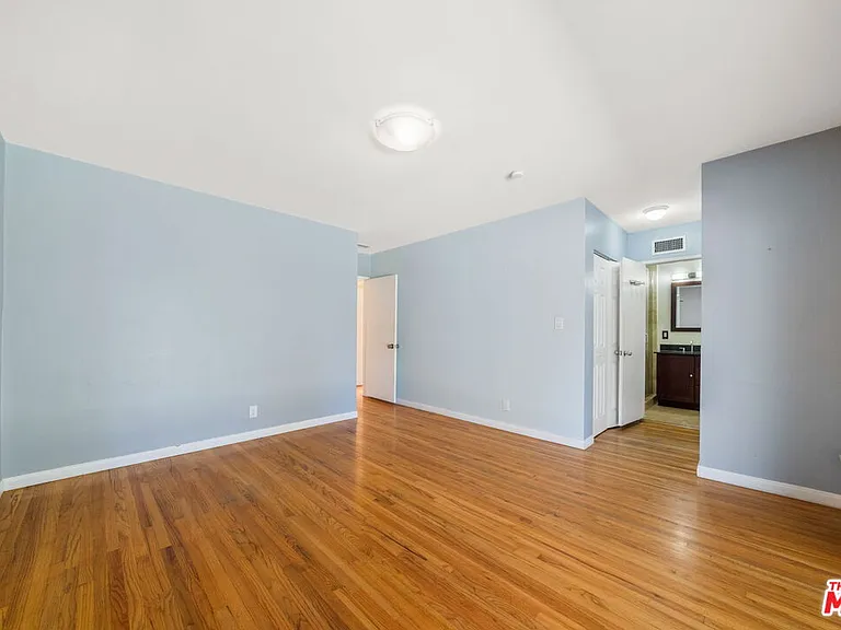 13453 Debby St — Photo 23
