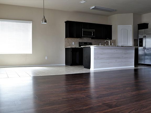 4th image of 259 Meadowlands Dr