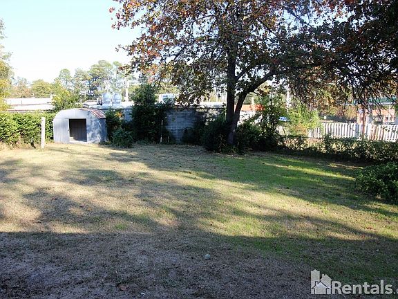 5th image of 2110 Cresthill Dr