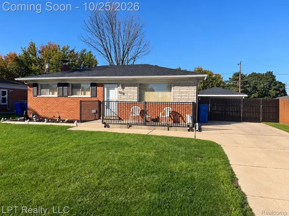 32085 Schoenherr Rd, Warren, MI 48088