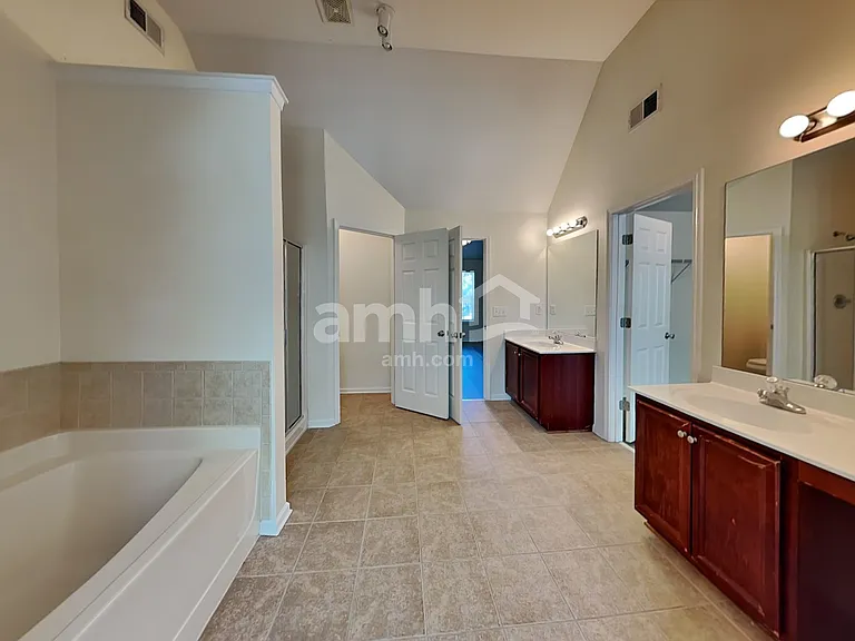 35 Hampton Pl — Photo 15