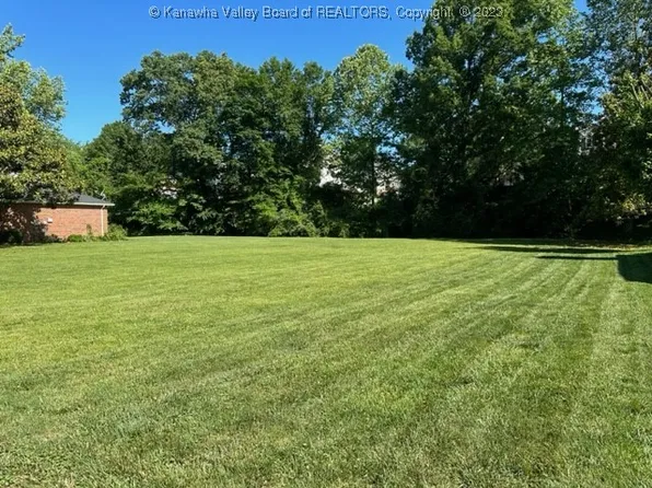 60 Mill Creek Xing, Hurricane, WV 25526